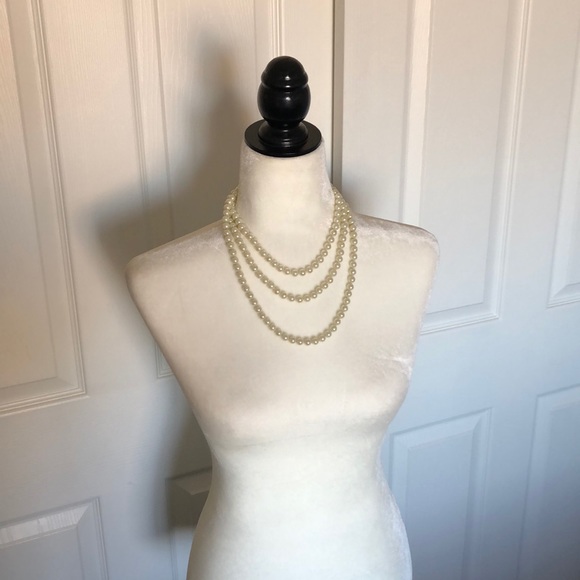 29.5” Pearls on Silk Knotted Cord - Picture 4 of 6